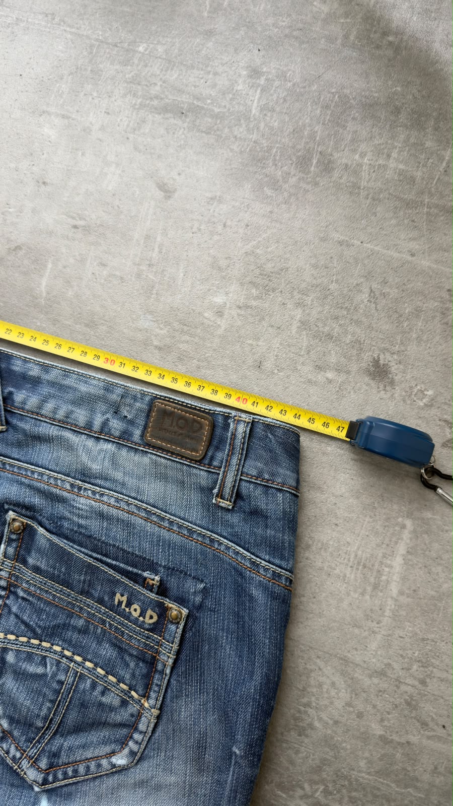Washed Blue Jeans L