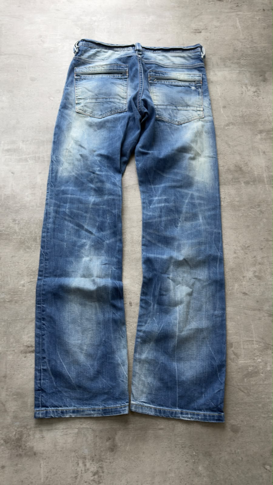 Light Wash Blue Straight Jeans (S-M)