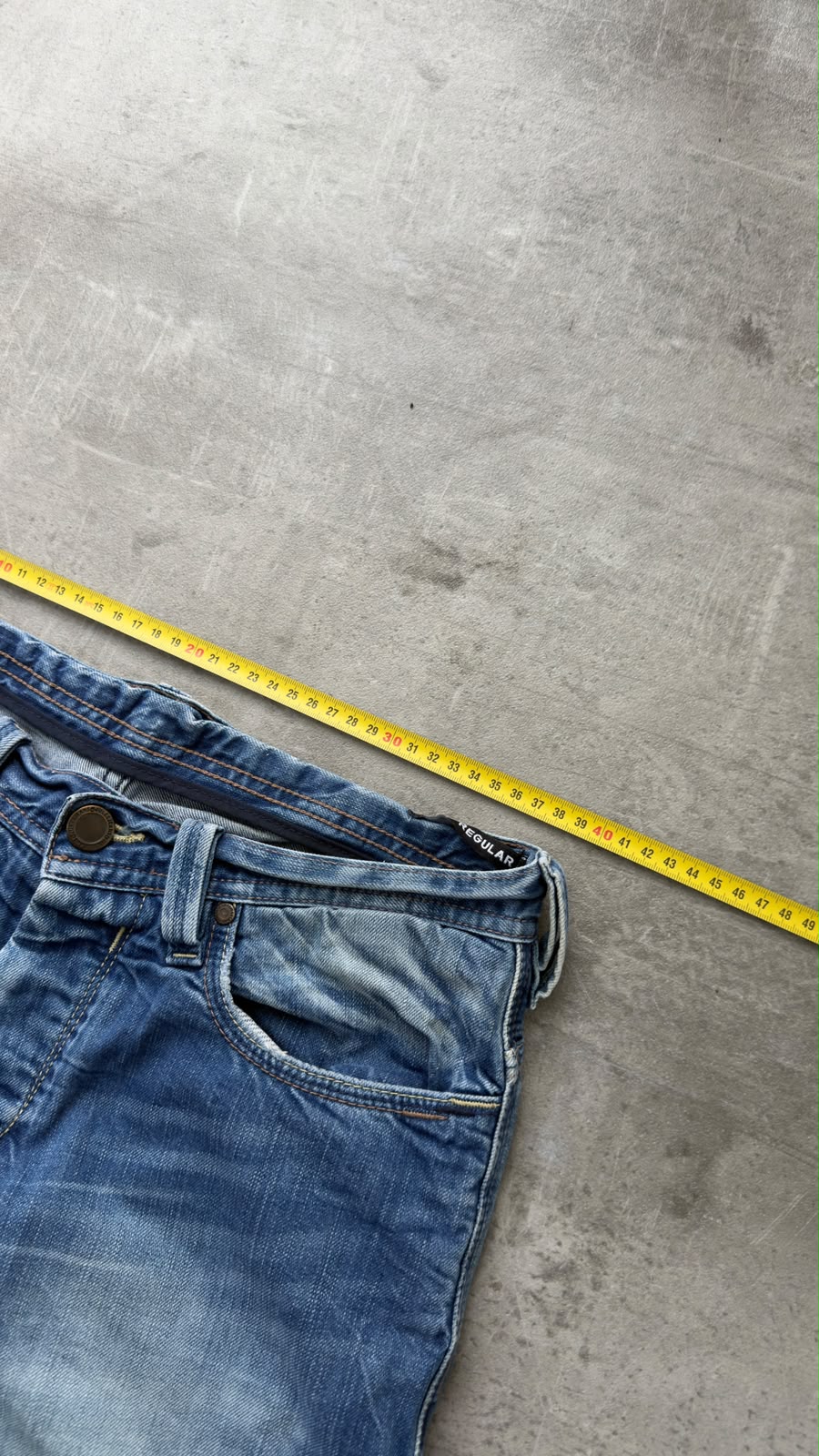 Light Wash Blue Straight Jeans (S-M)